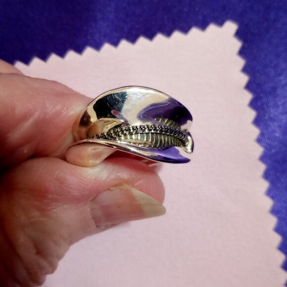 Hagit Gorali Israel 925 Silver Ring with "Floating" Hematite Stones, size 6 - Picture 2 of 3